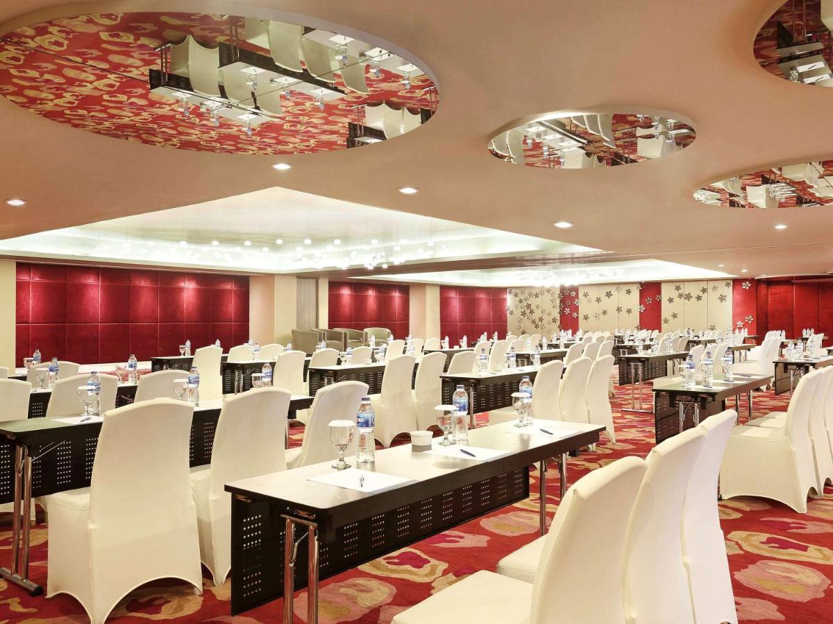 Novotel Jakarta Gajah Mada Ngoại thất bức ảnh