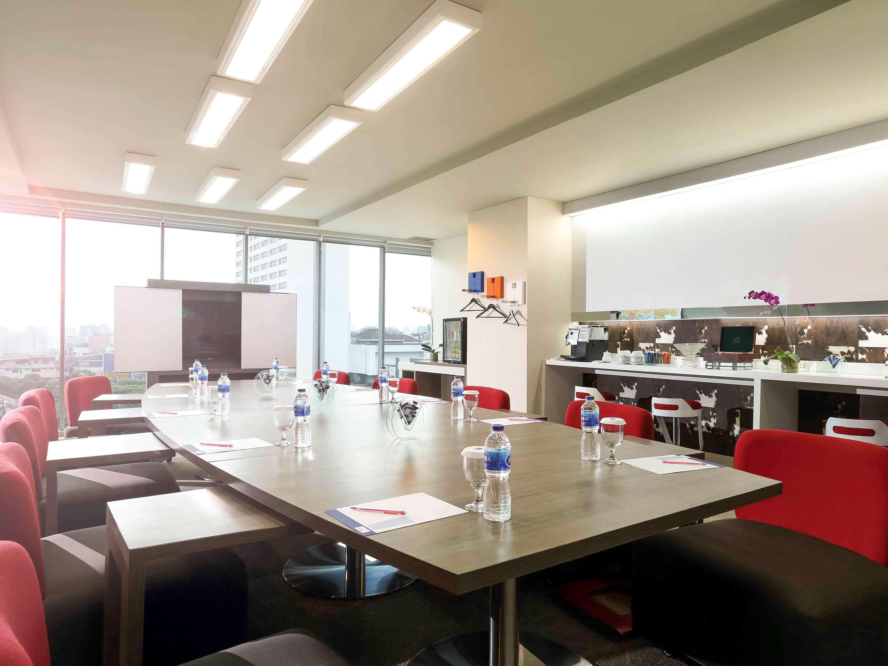 Novotel Jakarta Gajah Mada Ngoại thất bức ảnh