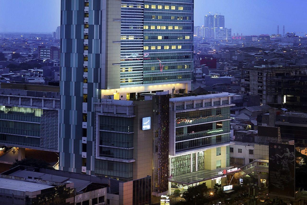 Novotel Jakarta Gajah Mada Ngoại thất bức ảnh