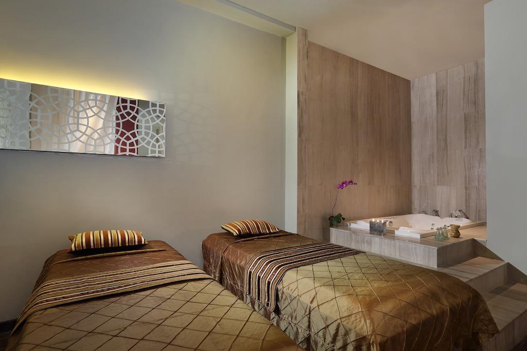 Novotel Jakarta Gajah Mada Ngoại thất bức ảnh