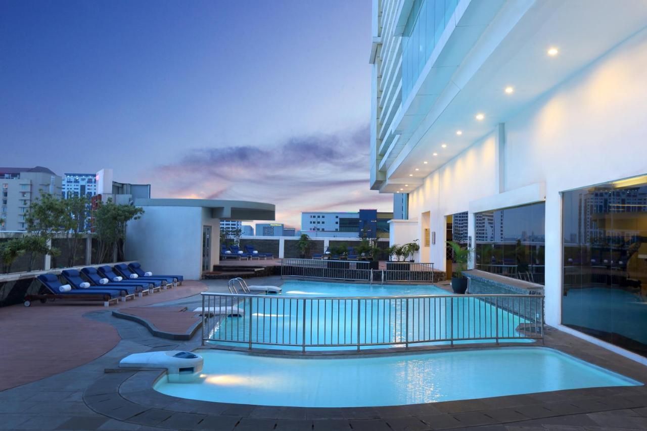 Novotel Jakarta Gajah Mada Ngoại thất bức ảnh